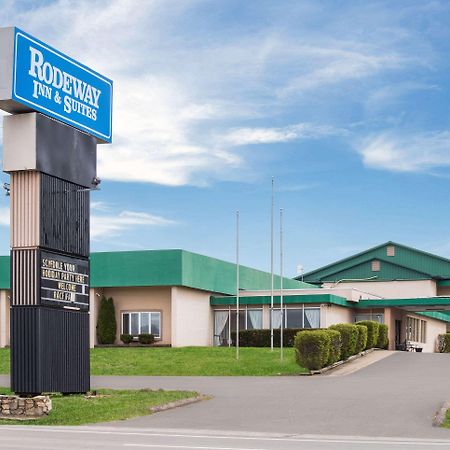 Rodeway Inn And Suites Portsmouth Esterno foto