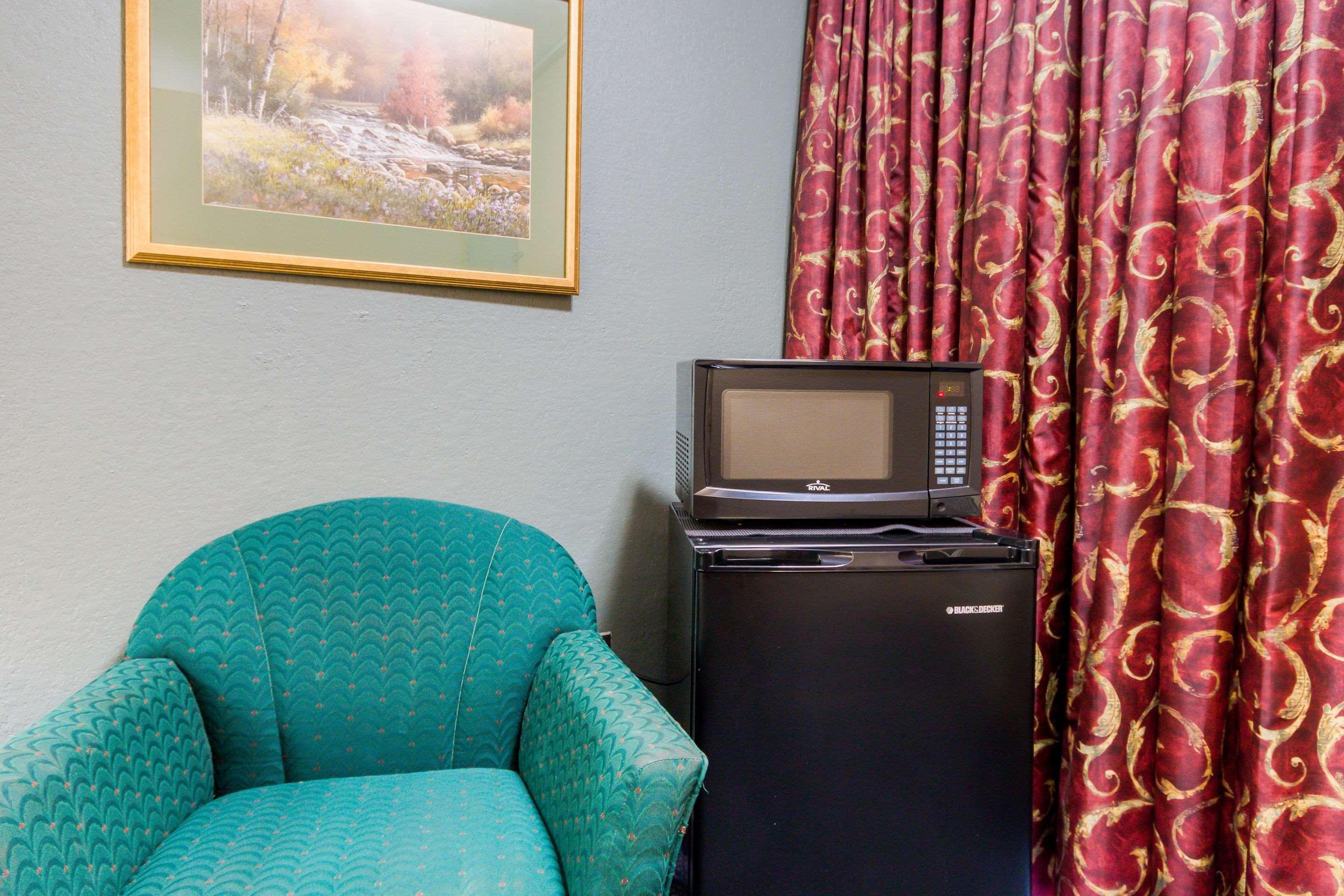Rodeway Inn And Suites Portsmouth Esterno foto