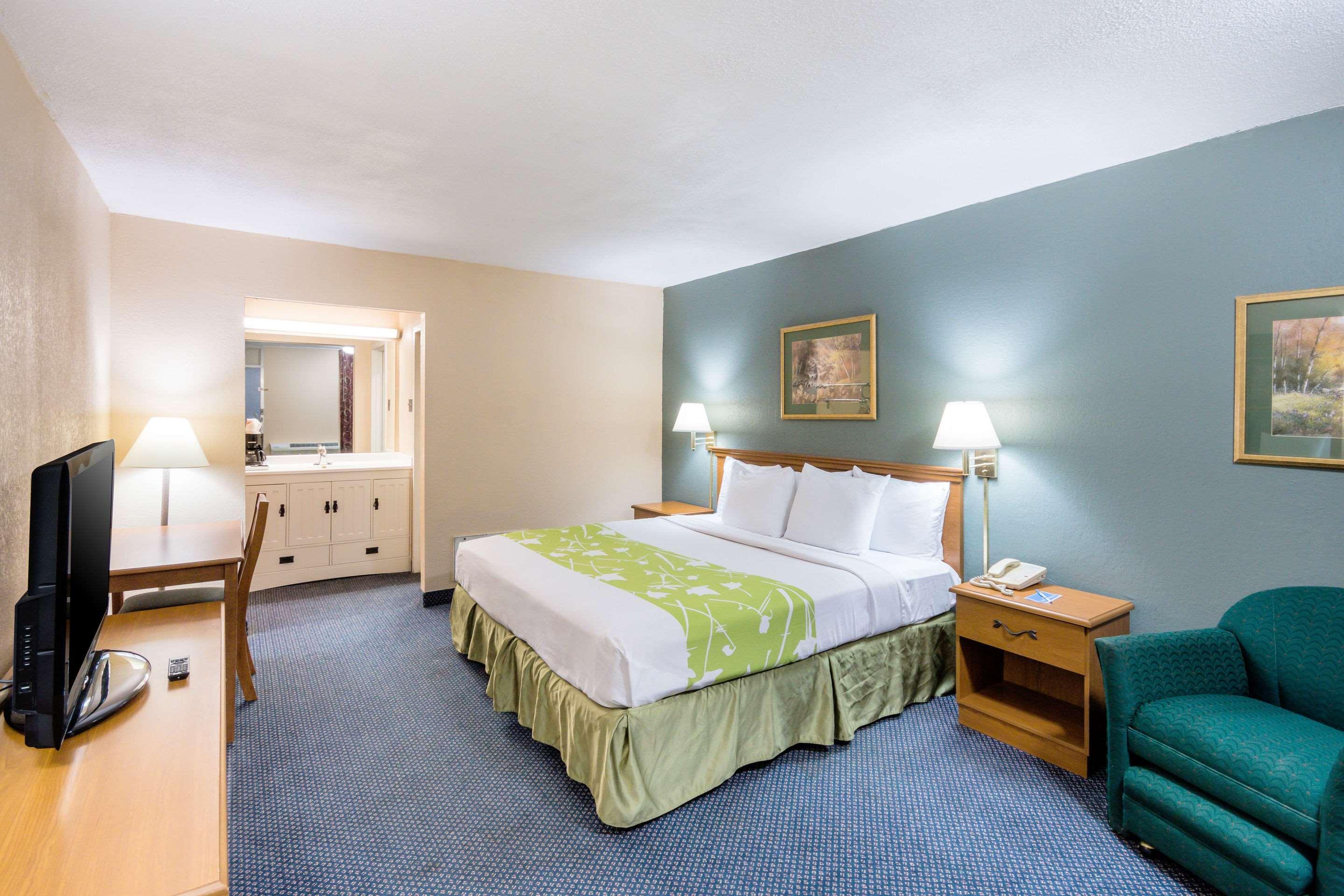 Rodeway Inn And Suites Portsmouth Esterno foto