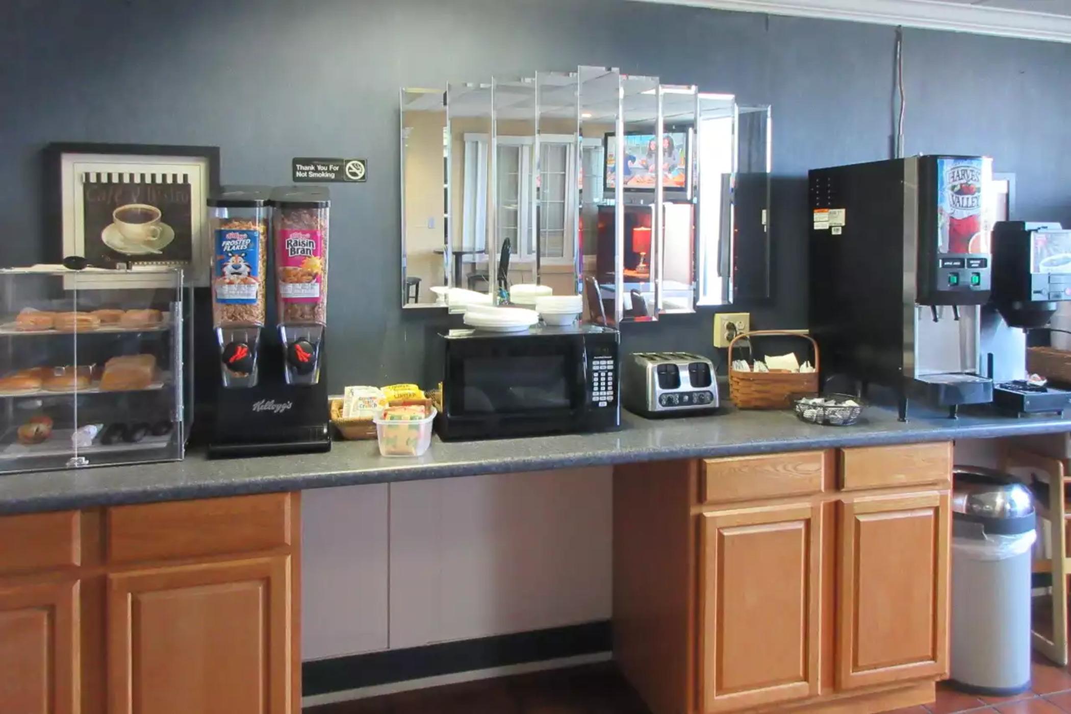 Rodeway Inn And Suites Portsmouth Esterno foto