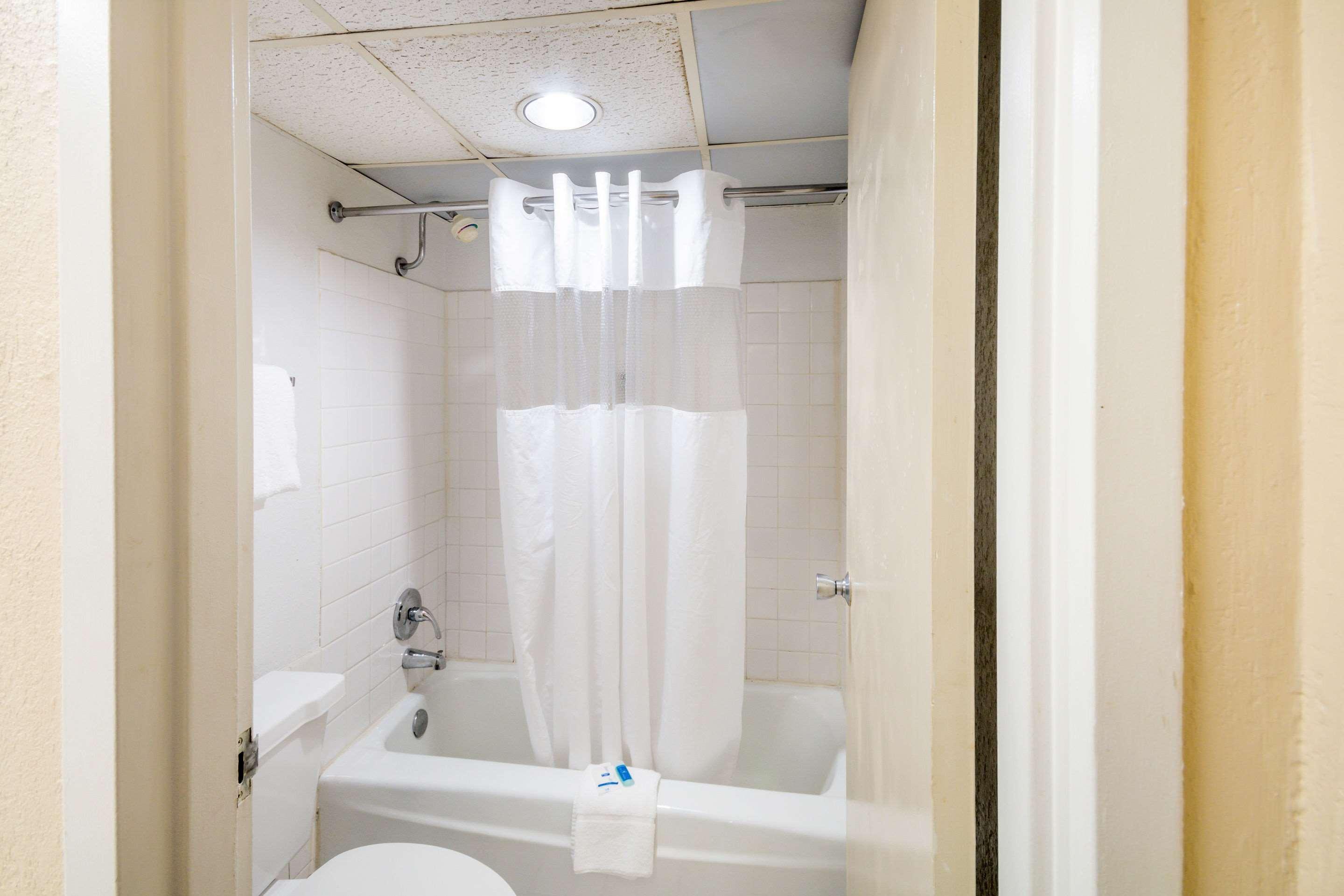 Rodeway Inn And Suites Portsmouth Esterno foto