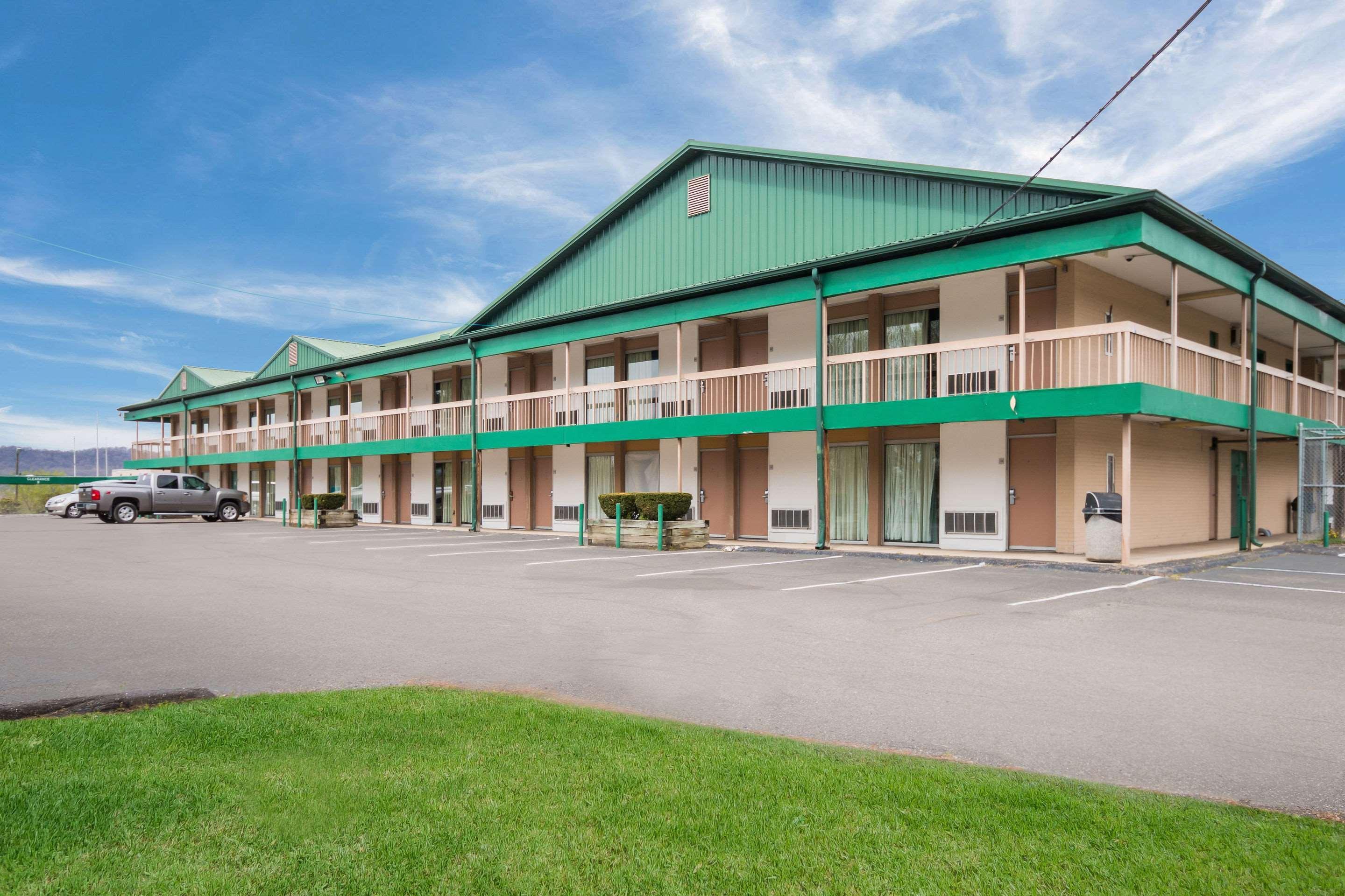 Rodeway Inn And Suites Portsmouth Esterno foto