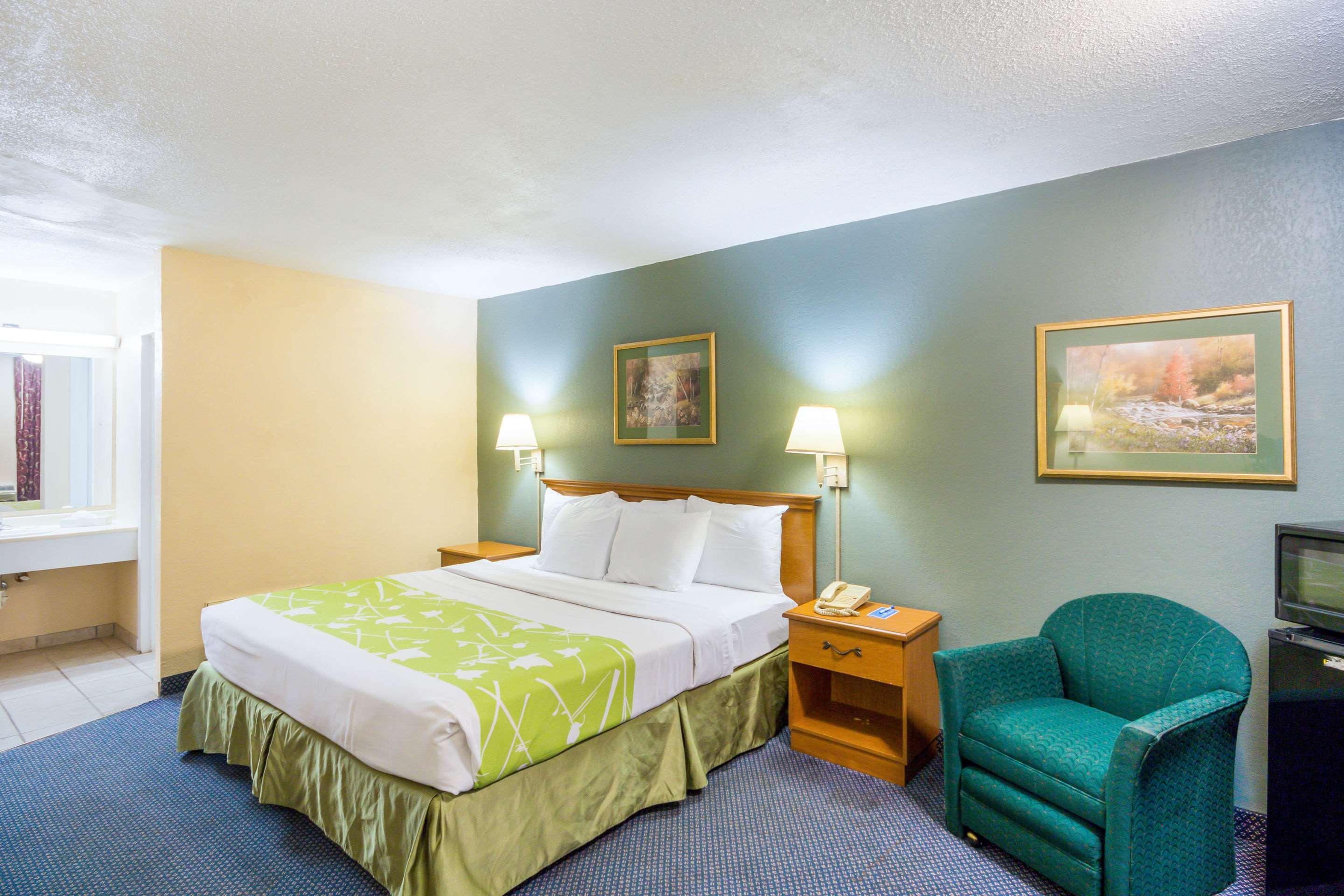 Rodeway Inn And Suites Portsmouth Esterno foto