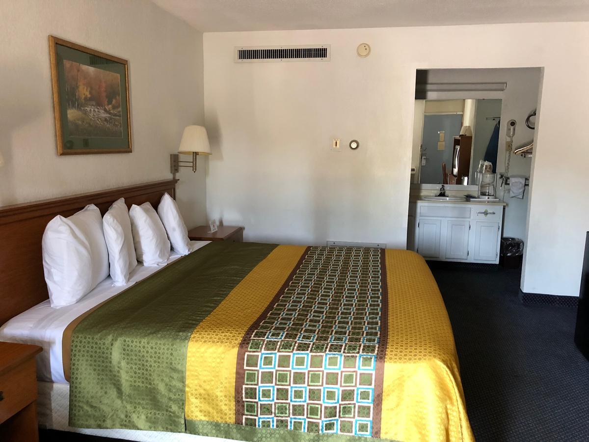 Rodeway Inn And Suites Portsmouth Esterno foto